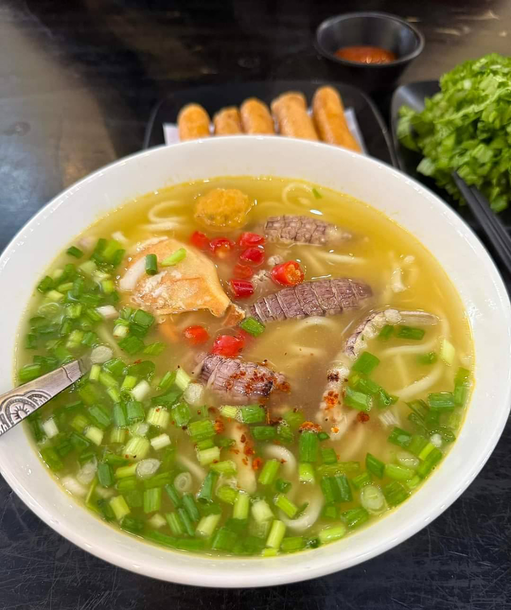 Quán cháo canh Thắng Cua