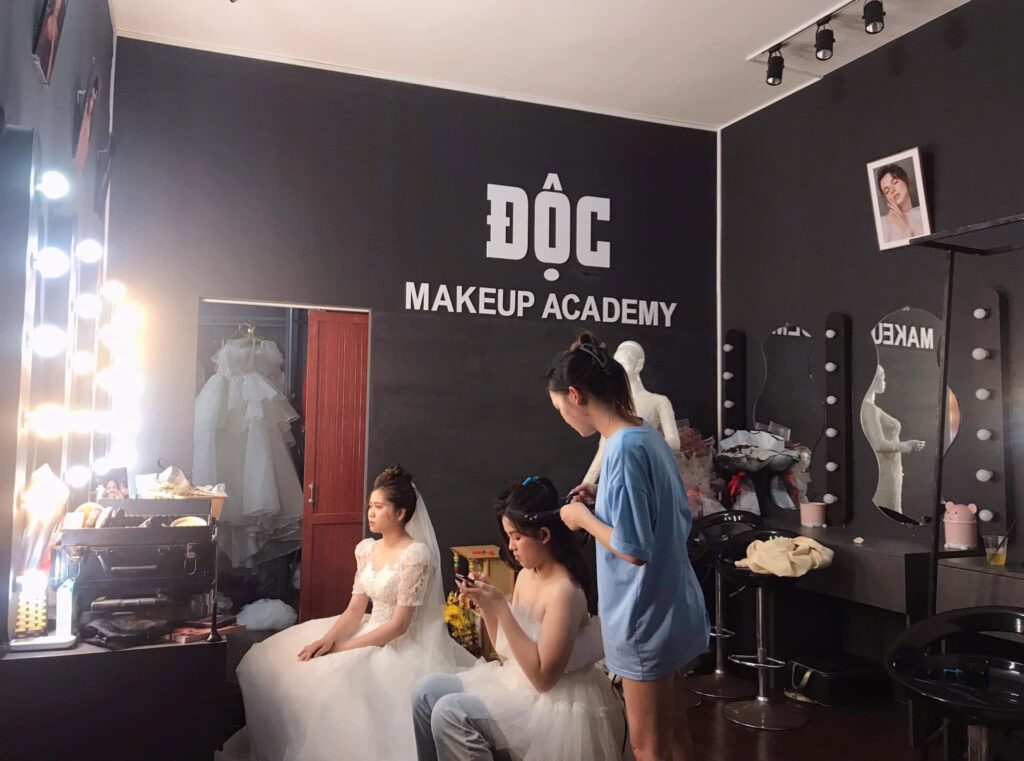 Độc makeup & Academy