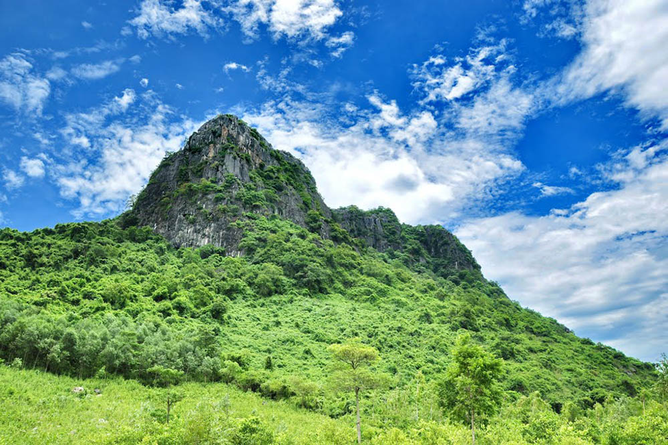 Núi Thần Đinh Quảng Bình
