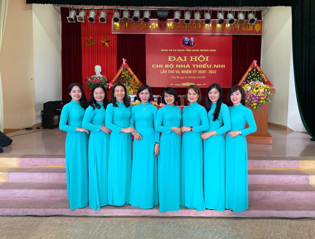 Áo dài Thủy