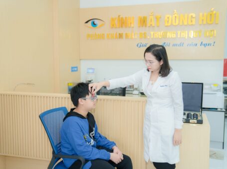 Kính mắt Đồng Hới
