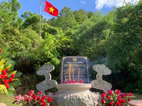 Mộ Đại tướng Võ Nguyên Giáp